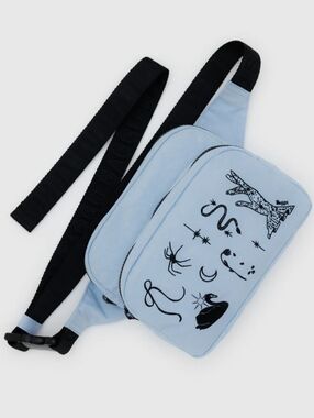 BAGGU Crossbody Fanny Pack with Black Celestial Graphics NWT